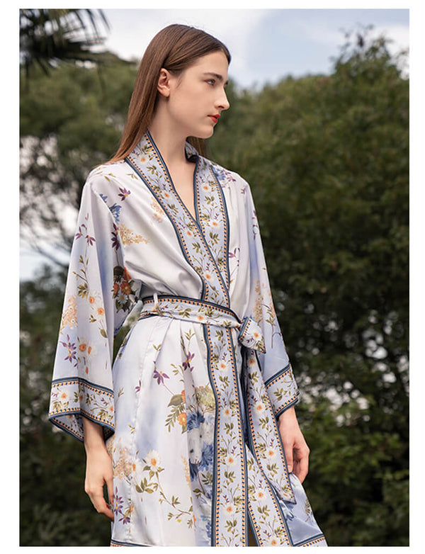 Kimono Bademantel aus 100 % Seide mit Blumenmuster und Gürtel
