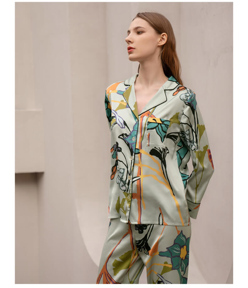 19MM Schlafanzug aus 100% Seide mit großer Knopfleiste mit Blumendruck Seiden Pyjama