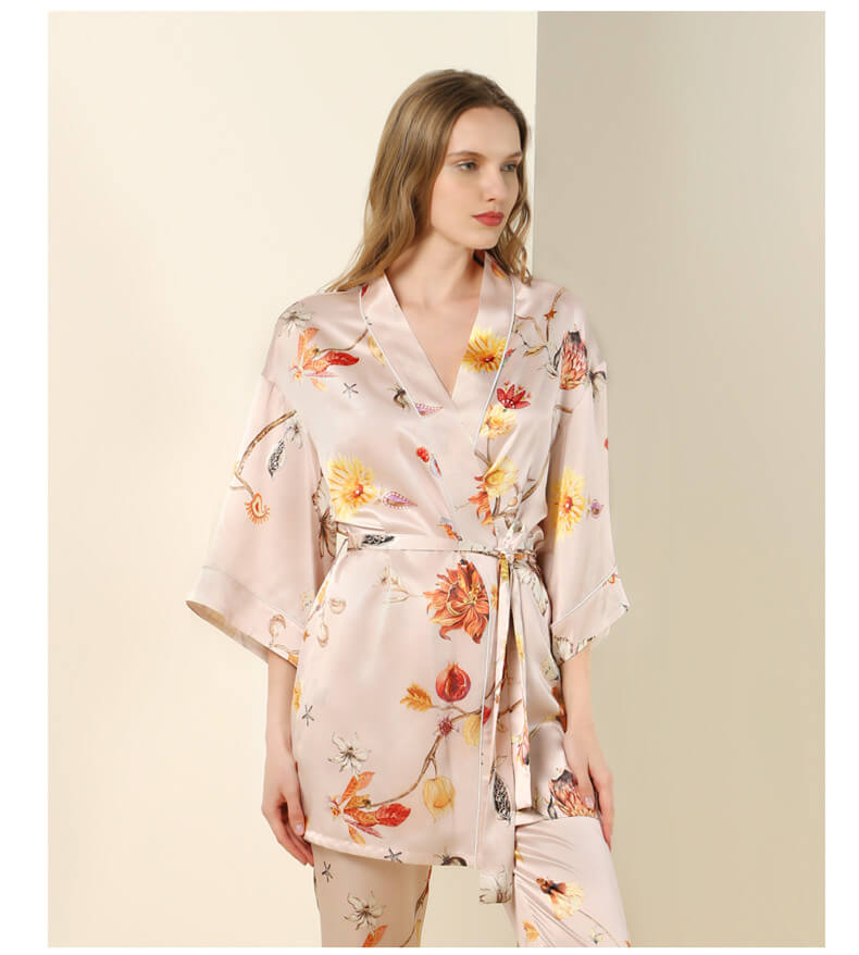 Kimono mit Blumendruck für Damen 100% Seide 3/4 Ärmel Seiden Morgenmantel für Damen mit Hüftgurt