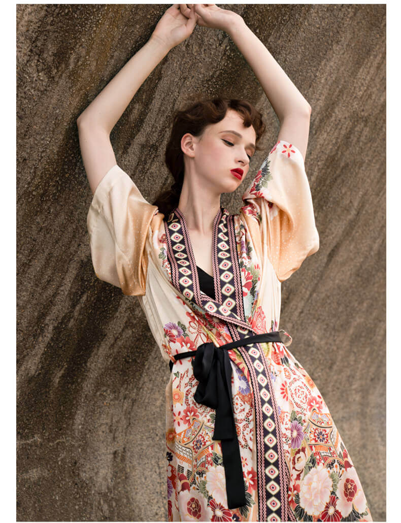 Kimono 100%Seide Damen Seiden Morgenmantel mit Blumenmuster und Gürtel für Damen Asia Kimono Frauen 1/2 Hülse