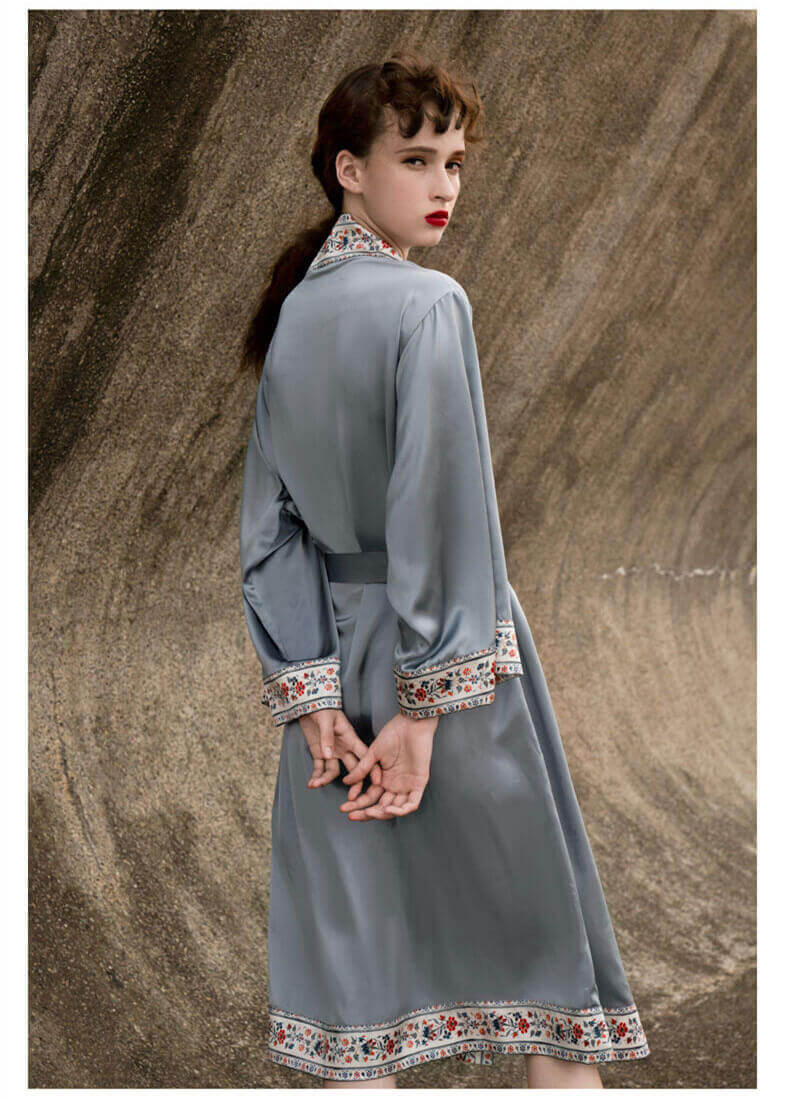Kimono Damen 100% Seide Morgenmantel mit Langarm und Gürtel Luxus Bademantel